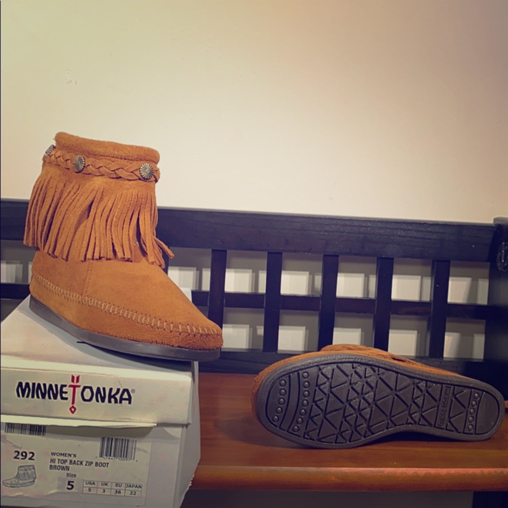 Minnetonka Hi Top Back ZIP Boots